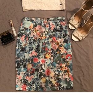 H&M floral fitted skirt new no tags super sharp